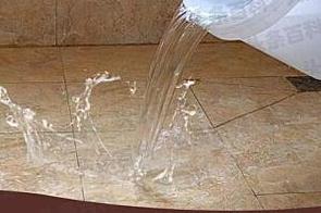 安龙漏水维修 免砸砖防水材料该如何施工